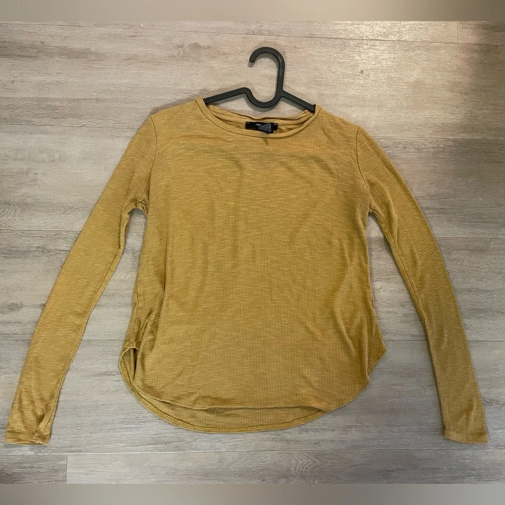 Forever 21 Honey / Mustard Yellow Ribbed Lightweight Long Sleeve Shirt, Small - Picture 4 of 9